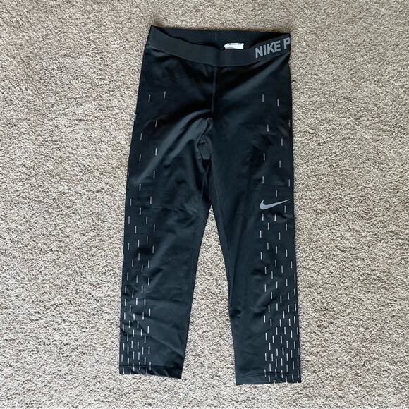 Nike Women's Linear Rain Dri-Fit Nike Pro Capri Leggings Size M - Picture 3 of 10